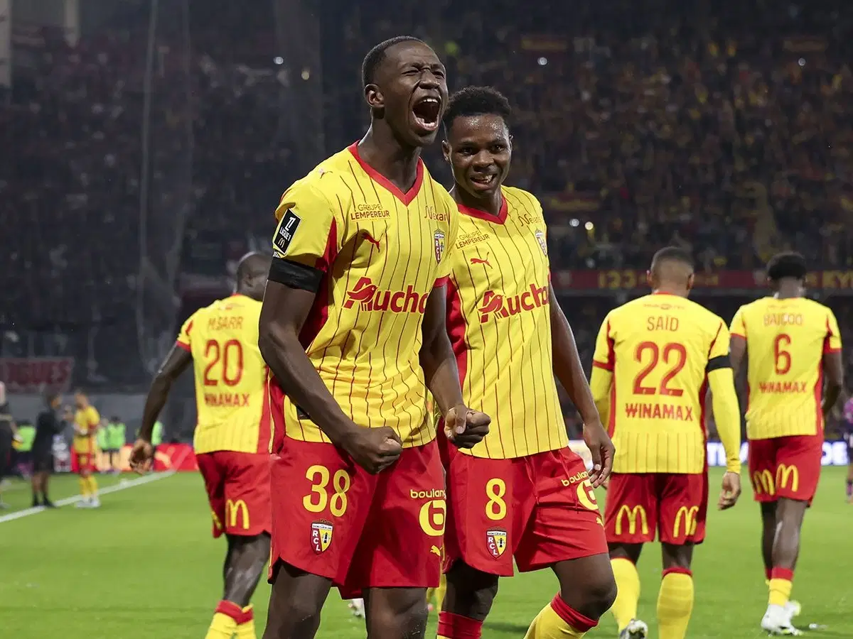 Лига 1 кипит: Почему ПСЖ больше не король горы и при чем тут Ланс