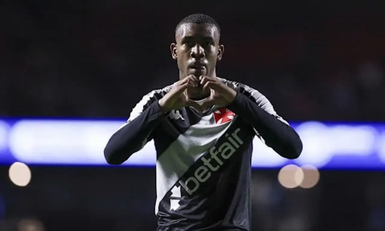 Тоттенхэм вступил в борьбу с Реалом за талантливого бразильского вингера