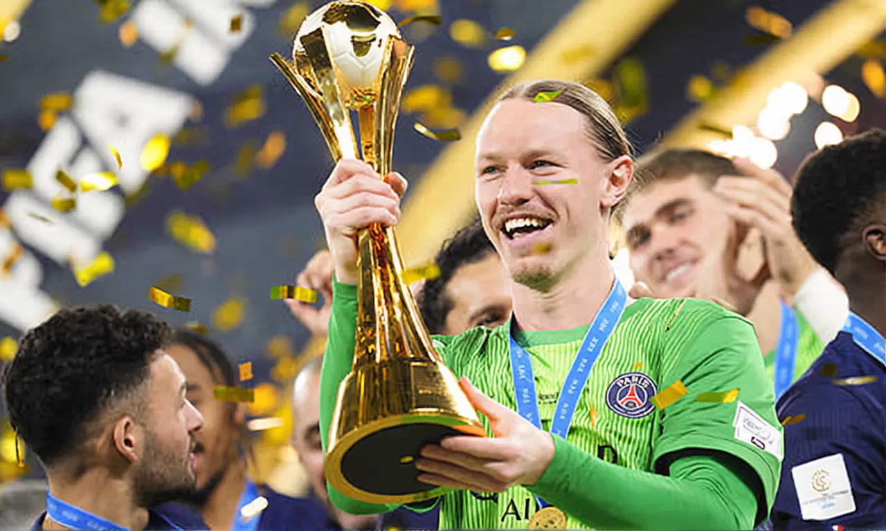 Российский вратарь ПСЖ Матвей Сафонов сыграл с переломом руки и отразил четыре пенальти