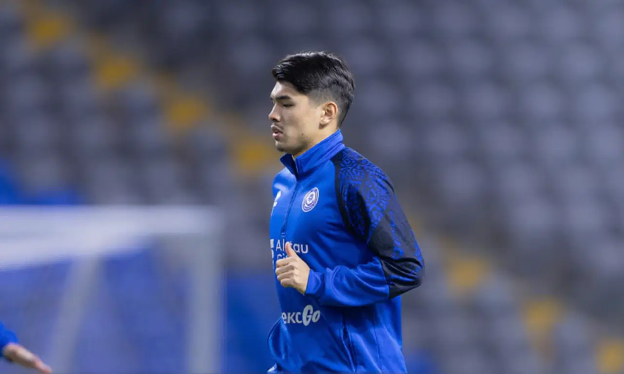 Кенжебек заключил долгосрочный контракт с «Ахматом» после неудачи с «Локомотивом»