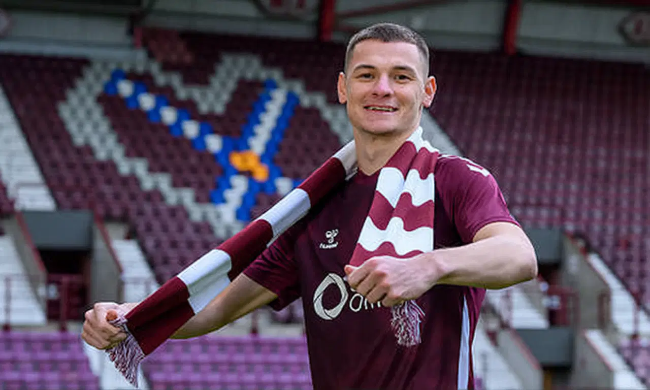 Ислам Чесноков официально стал игроком «Хартс»: шотландские СМИ комментируют завершение трансфера