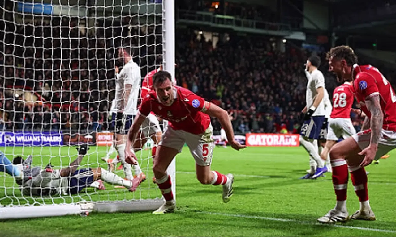 Рексхэм Райана Рейнольдса сотворил главную сенсацию Кубка Англии, обыграв Ноттингем Форест