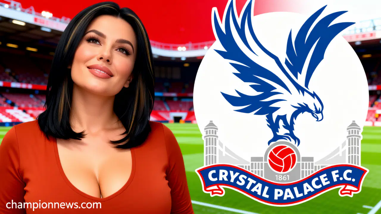 Футболисты Манчестер Юнайтед и Кристал Пэлас на поле Олд Траффорд